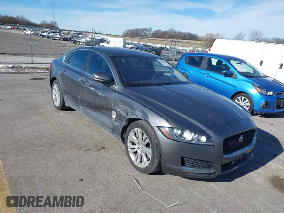 2016 Jaguar XF 35t Premium with VIN SAJBD4BVXGCY14096, listed as a IAAI auction lot 41354580 with 98,748 mi miles. Bid and sale history available at carsss.com. Image 6.