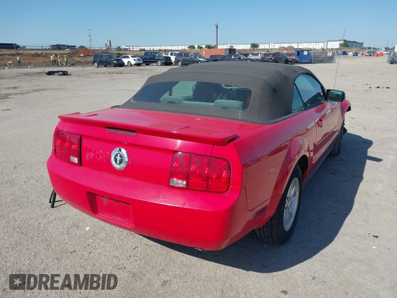 2008 Ford Mustang Deluxe with VIN 1ZVHT84NX85143404, listed as a IAAI auction lot 41977601 with 111,457 mi miles and . Bid and sale history available at carsss.com. Image 4.