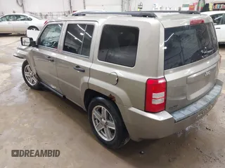 2008 Jeep Patriot Sport with VIN 1J8FT28WX8D549644, listed as a IAAI auction lot 41919125 with 125,859 mi miles. Bid and sale history available at carsss.com. Image 3.