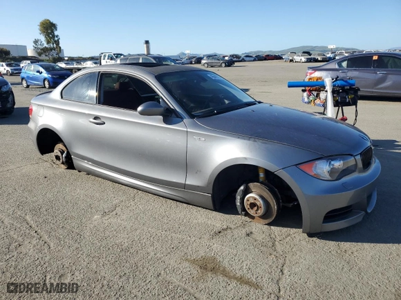 2009 BMW 1 Series 135i with VIN WBAUC73549VK94718, listed as a Copart auction lot 46849275 with 0 mi miles and Salvage Title. Bid and sale history available at carsss.com. Image 4.