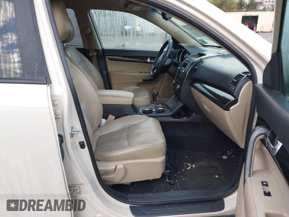 2011 Kia Sorento EX with VIN 5XYKU4A13BG003130, listed as a IAAI auction lot 41209337 with 162,058 mi miles. Bid and sale history available at carsss.com. Image 5.