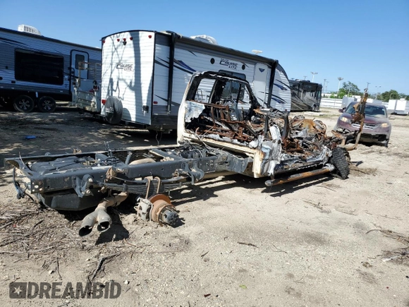 2019 Ford F-350 XL z VIN 1FD8X3HT3KEC96874, wystawiony jako Copart lot #60528555 z przebiegiem Nie podano mil oraz Czysty tytuł • Clean title. Historia ofert i sprzedaży dostępna na DreamBid. Obrazek 3.