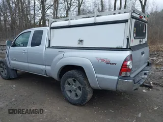 2009 Toyota Tacoma with VIN 5TEUU42N59Z604632, listed as a IAAI auction lot 41892976 with 43,810 mi miles. Bid and sale history available at carsss.com. Image 3.
