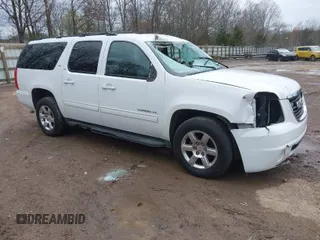 2013 GMC Yukon XL SLT with VIN 1GKS1KE00DR335954, listed as a IAAI auction lot 41823135 with 208,876 mi miles. Bid and sale history available at carsss.com. Image 1.