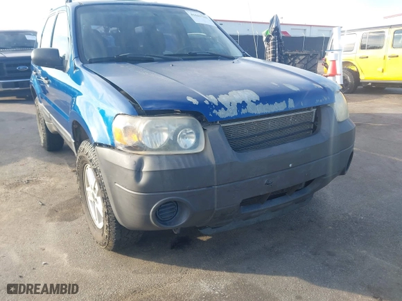 2007 Ford Escape XLS with VIN 1FMYU02Z37KB37995, listed as a IAAI auction lot 41641769 with 199,045 mi miles. Bid and sale history available at carsss.com. Image 6.