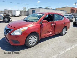 2015 Nissan Versa SV z VIN 3N1CN7AP5FL851292, wystawiony jako Copart lot #59463915 z przebiegiem 35 365 mil mil oraz Szkoda całkowita • Salvage title. Historia ofert i sprzedaży dostępna na DreamBid. Obrazek 1.