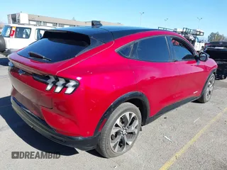 2021 Ford Mustang Mach-E Premium z VIN 3FMTK3SS4MMA58585, wystawiony jako IAAI lot #41360050 z przebiegiem 35 456 mil mil oraz . Historia ofert i sprzedaży dostępna na DreamBid. Obrazek 4.