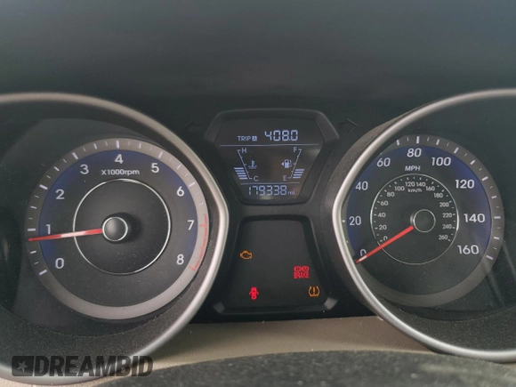 2014 Hyundai Elantra SE z VIN KMHDH4AE9EU107698, wystawiony jako Copart lot #56460845 z przebiegiem 179 338 mil mil oraz Szkoda całkowita • Salvage title. Historia ofert i sprzedaży dostępna na DreamBid. Obrazek 9.