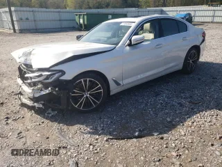 2021 BMW 5 Series 530i z VIN WBA53BH07MCF83748, wystawiony jako Copart lot #51063465 z przebiegiem Nie podano mil oraz Szkoda całkowita • Salvage title. Historia ofert i sprzedaży dostępna na DreamBid. Obrazek 1.