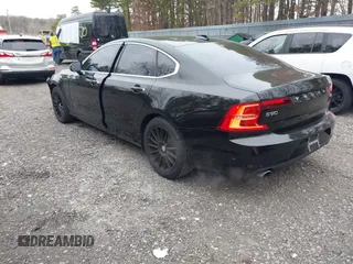 2017 Volvo S90 Momentum with VIN YV1102AK3H1006469, listed as a IAAI auction lot 41795564 with 121,001 mi miles. Bid and sale history available at carsss.com. Image 3.