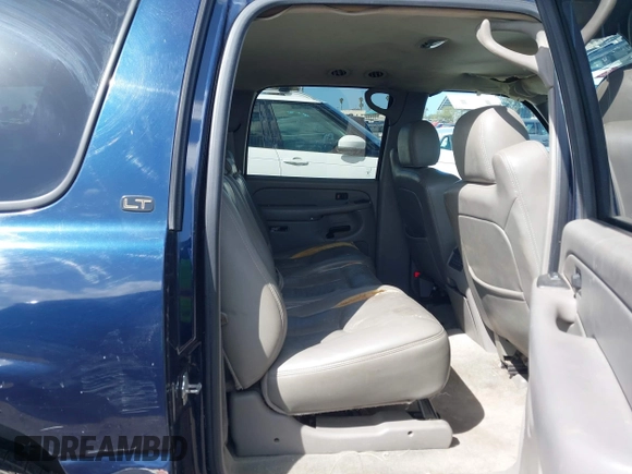 2004 Chevrolet Suburban LT with VIN 3GNEC16T24G290321, listed as a IAAI auction lot 41807808 with 176,964 mi miles. Bid and sale history available at carsss.com. Image 8.