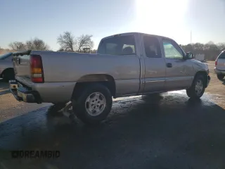 2000 Chevrolet Silverado 1500 LS with VIN 2GCEC19V3Y1143350, listed as a Copart auction lot 85902734 with 513,157 mi miles and Salvage Title. Bid and sale history available at carsss.com. Image 3.