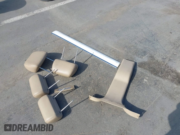 2008 GMC Yukon Denali с VIN 1GKFK63888J118915, выставлен на аукционе IAAI как лот 42262018 с пробегом 218 082 миль миль и . История ставок и продаж доступна на DreamBid. Изображение 12.