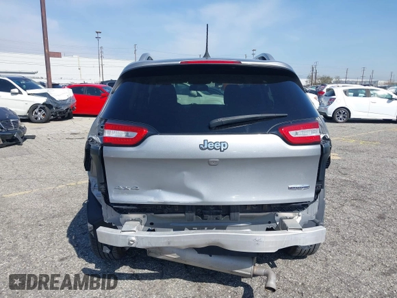 2016 Jeep Cherokee Latitude z VIN 1C4PJMCS5GW243746, wystawiony jako IAAI lot #41346904 z przebiegiem 98 616 mil mil oraz . Historia ofert i sprzedaży dostępna na DreamBid. Obrazek 17.