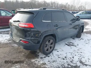 2016 Jeep Cherokee Latitude with VIN 1C4PJMCS1GW326557, listed as a IAAI auction lot 41474801 with 207,805 mi miles. Bid and sale history available at carsss.com. Image 4.