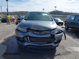 2020 Chevrolet Trax LS with VIN 3GNCJKSBXLL230292, listed as a IAAI auction lot 41852444 with 109,971 mi miles and . Bid and sale history available at carsss.com. Image 13.