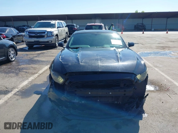 2015 Ford Mustang EcoBoost z VIN 1FA6P8TH4F5377048, wystawiony jako IAAI lot #42234256 z przebiegiem 160 455 mil mil oraz . Historia ofert i sprzedaży dostępna na DreamBid. Obrazek 13.