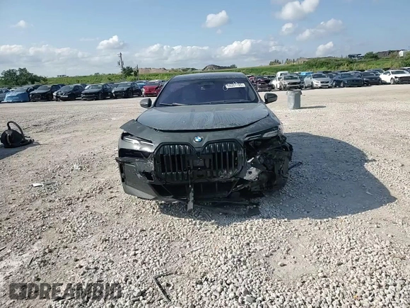 2023 BMW 7 Series 760i xDrive with VIN WBA33EJ09PCM54270, listed as a Copart auction lot 56201195 with 39,708 mi miles and Salvage title. Bid and sale history available at DreamBid. Image 13.