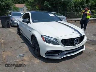 2017 Mercedes-Benz C 63 S AMG с VIN WDDWJ8HB9HF505142, выставлен на аукционе IAAI как лот 42694477 с пробегом 85 492 миль миль и . История ставок и продаж доступна на DreamBid. Изображение 1.