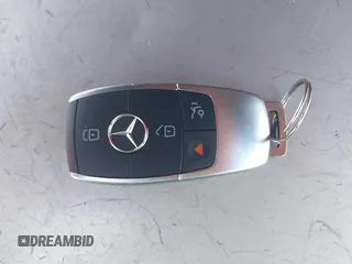 2019 Mercedes-Benz C 300 z VIN 55SWF8DB9KU309634, wystawiony jako IAAI lot #42494440 z przebiegiem 17 129 mil mil oraz . Historia ofert i sprzedaży dostępna na DreamBid. Obrazek 11.