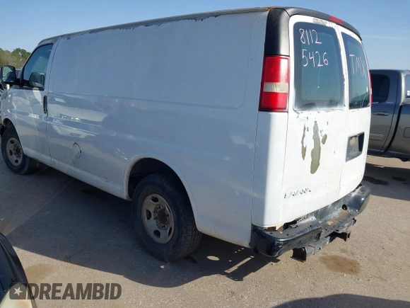 2008 Chevrolet Express Cargo Van with VIN 1GCGG25C181125426, listed as a IAAI auction lot 41726393 with 271,384 mi miles. Bid and sale history available at carsss.com. Image 3.