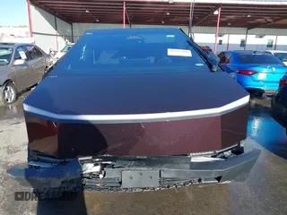 2024 Tesla Cybertruck z VIN 7G2CEHED3RA021703, wystawiony jako IAAI lot #41392666 z przebiegiem 7 244 mil mil oraz . Historia ofert i sprzedaży dostępna na DreamBid. Obrazek 12.
