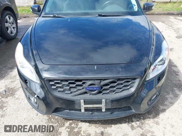 2011 Volvo C30 with VIN YV1672MK4B2198306, listed as a IAAI auction lot 41980156 with 205,771 mi miles. Bid and sale history available at carsss.com. Image 6.