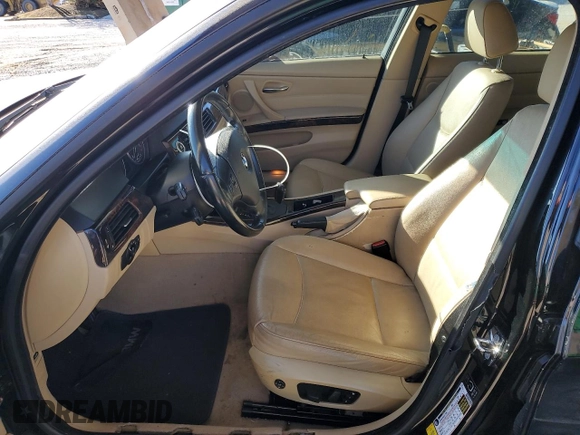 2007 BMW 3 Series 328xi z VIN WBAVT73577FZ36439, wystawiony jako Copart lot #87909375 z przebiegiem 199 387 mil mil oraz Szkoda całkowita • Salvage title. Historia ofert i sprzedaży dostępna na DreamBid. Obrazek 7.