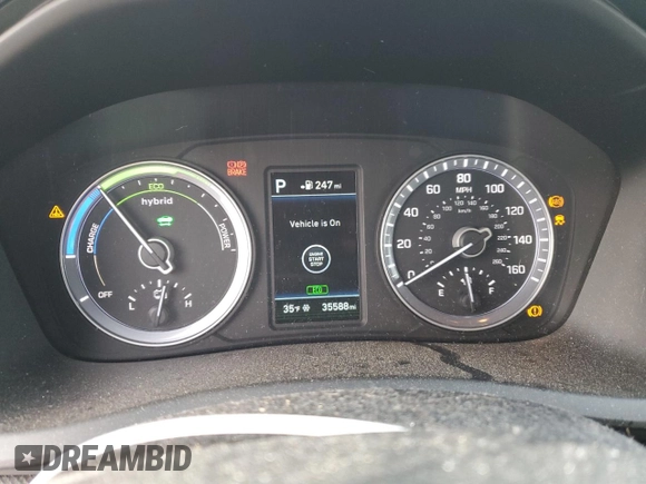 2018 Hyundai Sonata SE with VIN KMHE24L35JA083980, listed as a Copart auction lot 81924123 with 35,588 mi miles and . Bid and sale history available at DreamBid. Image 9.