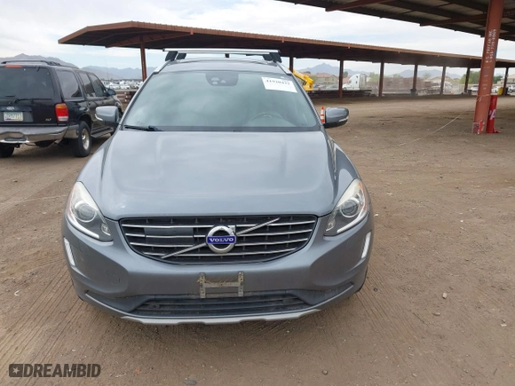 2016 Volvo XC60 T5 Platinum with VIN YV4612RM7G2807796, listed as a IAAI auction lot 41920432 with 139,003 mi miles. Bid and sale history available at carsss.com. Image 11.
