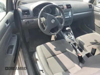 2008 Volkswagen Rabbit S z VIN WVWBA71K48W123470, wystawiony jako Copart lot #67942864 z przebiegiem 172 129 mil mil oraz Tytuł czysty. Historia ofert i sprzedaży dostępna na DreamBid. Obrazek 8.