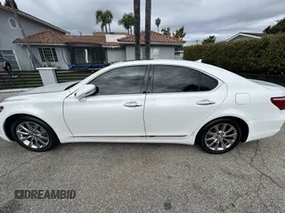 2012 Lexus LS 460 z VIN JTHBL5EF0C5109820, wystawiony jako IAAI lot #41795530 z przebiegiem 66 289 mil mil oraz . Historia ofert i sprzedaży dostępna na DreamBid. Obrazek 13.