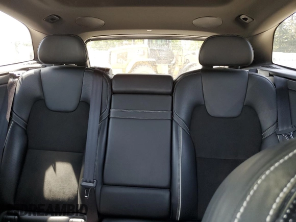 2018 Volvo XC60 R-Design z VIN YV4A22RM8J1000966, wystawiony jako Copart lot #56019245 z przebiegiem 69 195 mil mil oraz Szkoda całkowita • Salvage title. Historia ofert i sprzedaży dostępna na DreamBid. Obrazek 10.