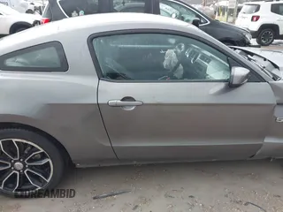 2013 Ford Mustang GT with VIN 1ZVBP8CFXD5252251, listed as a IAAI auction lot 41701508 with 171,781 mi miles. Bid and sale history available at carsss.com. Image 14.