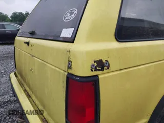 1989 Chevrolet Blazer z VIN 1GNCT18Z7K8226240, wystawiony jako IAAI lot #42367663 z przebiegiem 213 142 mil mil oraz . Historia ofert i sprzedaży dostępna na DreamBid. Obrazek 6.