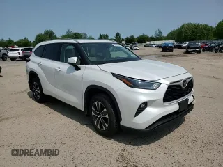 2022 Toyota Highlander XLE with VIN 5TDGZRBH1NS164177, listed as a Copart auction lot 58965595 with 72,284 mi miles and Salvage title. Bid and sale history available at DreamBid. Image 14.