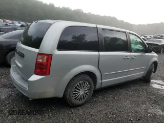 2009 Dodge Grand Caravan SE with VIN 2D8HN44E99R541957, listed as a Copart auction lot 60810425 with 172,392 mi miles and Salvage title. Bid and sale history available at DreamBid. Image 3.