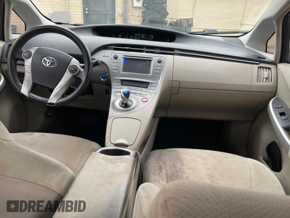 2015 Toyota Prius Four z VIN JTDKN3DU9F1914713, wystawiony jako Copart lot #60937365 z przebiegiem 292 238 mil mil oraz Czysty tytuł • Clean title. Historia ofert i sprzedaży dostępna na DreamBid. Obrazek 9.