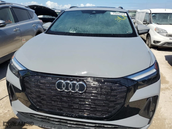 2024 Audi Q4 e-tron Premium Plus with VIN WA1LUBFZ1RP069359, listed as a Copart auction lot 75026344 with 762 mi miles and Non Repairable. Bid and sale history available at carsss.com. Image 5.