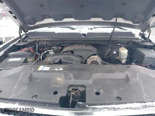 2009 Chevrolet Silverado 1500 LT w/1LT with VIN 2GCEK190691107726, listed as a IAAI auction lot 41402678 with 199,346 mi miles. Bid and sale history available at carsss.com. Image 10.