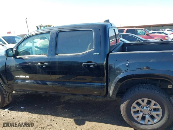 2018 Toyota Tacoma SR5 with VIN 3TMAZ5CN7JM066588, listed as a IAAI auction lot 41644307 with NaN miles. Bid and sale history available at carsss.com. Image 14.