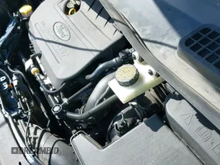 2018 Ford Escape SE z VIN 1FMCU9GD8JUA98392, wystawiony jako IAAI lot #42995836 z przebiegiem 104 260 mil mil oraz . Historia ofert i sprzedaży dostępna na DreamBid. Obrazek 19.