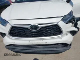 2020 Toyota Highlander L z VIN 5TDCZRAH1LS504828, wystawiony jako IAAI lot #41851081 z przebiegiem 17 695 mil mil oraz . Historia ofert i sprzedaży dostępna na DreamBid. Obrazek 6.