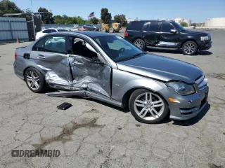 2012 Mercedes-Benz C 250 Sport z VIN WDDGF4HB1CA651815, wystawiony jako Copart lot #62311975 z przebiegiem 80 577 mil mil oraz Szkoda całkowita • Salvage title. Historia ofert i sprzedaży dostępna na DreamBid. Obrazek 4.