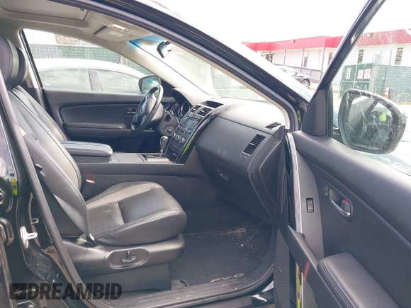 2012 Mazda CX-9 Touring z VIN JM3TB3CV6C0369022, wystawiony jako IAAI lot #41895225 z przebiegiem 137 883 mil mil oraz . Historia ofert i sprzedaży dostępna na DreamBid. Obrazek 5.