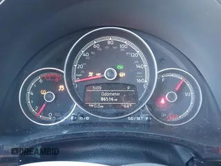 2019 Volkswagen Beetle S with VIN 3VWFD7AT7KM719095, listed as a IAAI auction lot 40919031 with 86,516 mi miles. Bid and sale history available at carsss.com. Image 7.