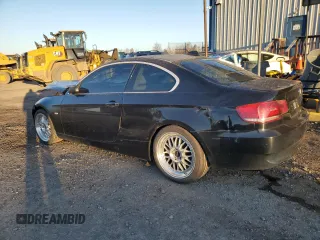 2007 BMW 3 Series 328i z VIN WBAWB33577PV70251, wystawiony jako Copart lot #50521915 z przebiegiem 182 676 mil mil oraz Czysty tytuł • Clean title. Historia ofert i sprzedaży dostępna na DreamBid. Obrazek 2.