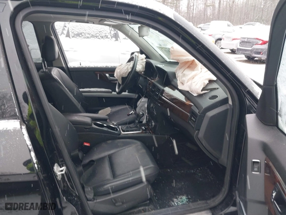 2012 Mercedes-Benz GLK-Class GLK 350 with VIN WDCGG8HB0CF904716, listed as a IAAI auction lot 41559135 with 111,040 mi miles. Bid and sale history available at carsss.com. Image 5.