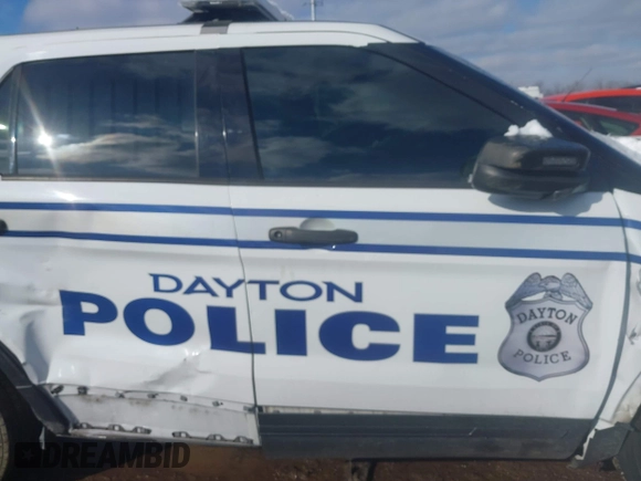 2018 Ford Police Interceptor Utility z VIN 1FM5K8AR8JGB93126, wystawiony jako IAAI lot #41642960 z przebiegiem 64 650 mil mil oraz . Historia ofert i sprzedaży dostępna na DreamBid. Obrazek 14.
