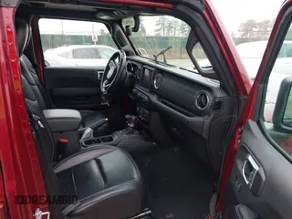2021 Jeep Wrangler Unlimited Sahara z VIN 1C4HJXEG3MW720572, wystawiony jako IAAI lot #41899645 z przebiegiem 43 097 mil mil oraz . Historia ofert i sprzedaży dostępna na DreamBid. Obrazek 5.